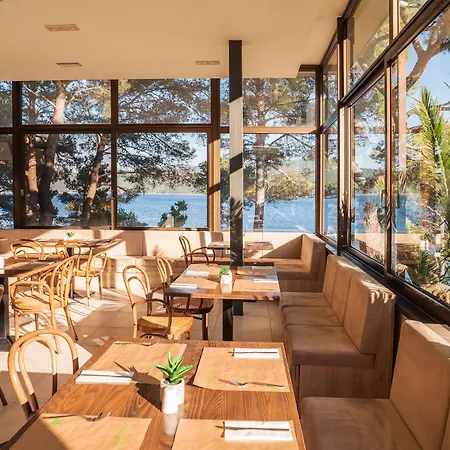Aminess Senses Hvar 4* Врбоська