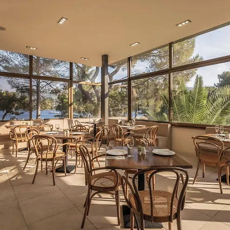 Готель Aminess Senses Hvar 4*