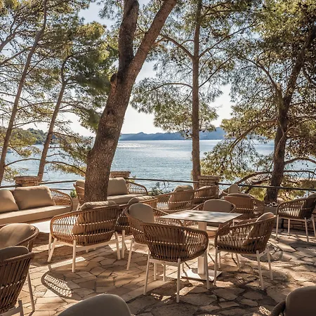 Готель Aminess Senses Hvar